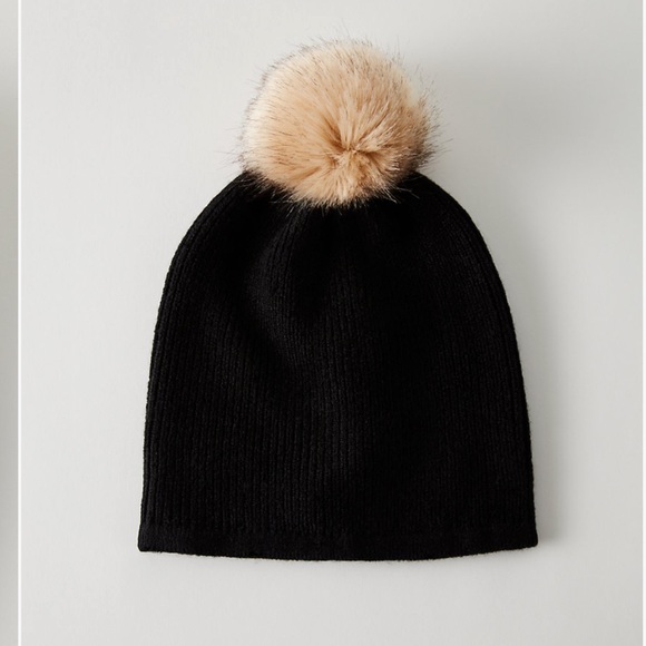 Aritzia Main Character Snow Day Beanie - Picture 1 of 2